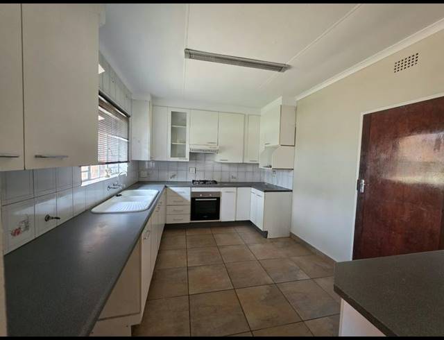 3 BEDROOM HOUSE FOR SALE IN BONAERO PARK
